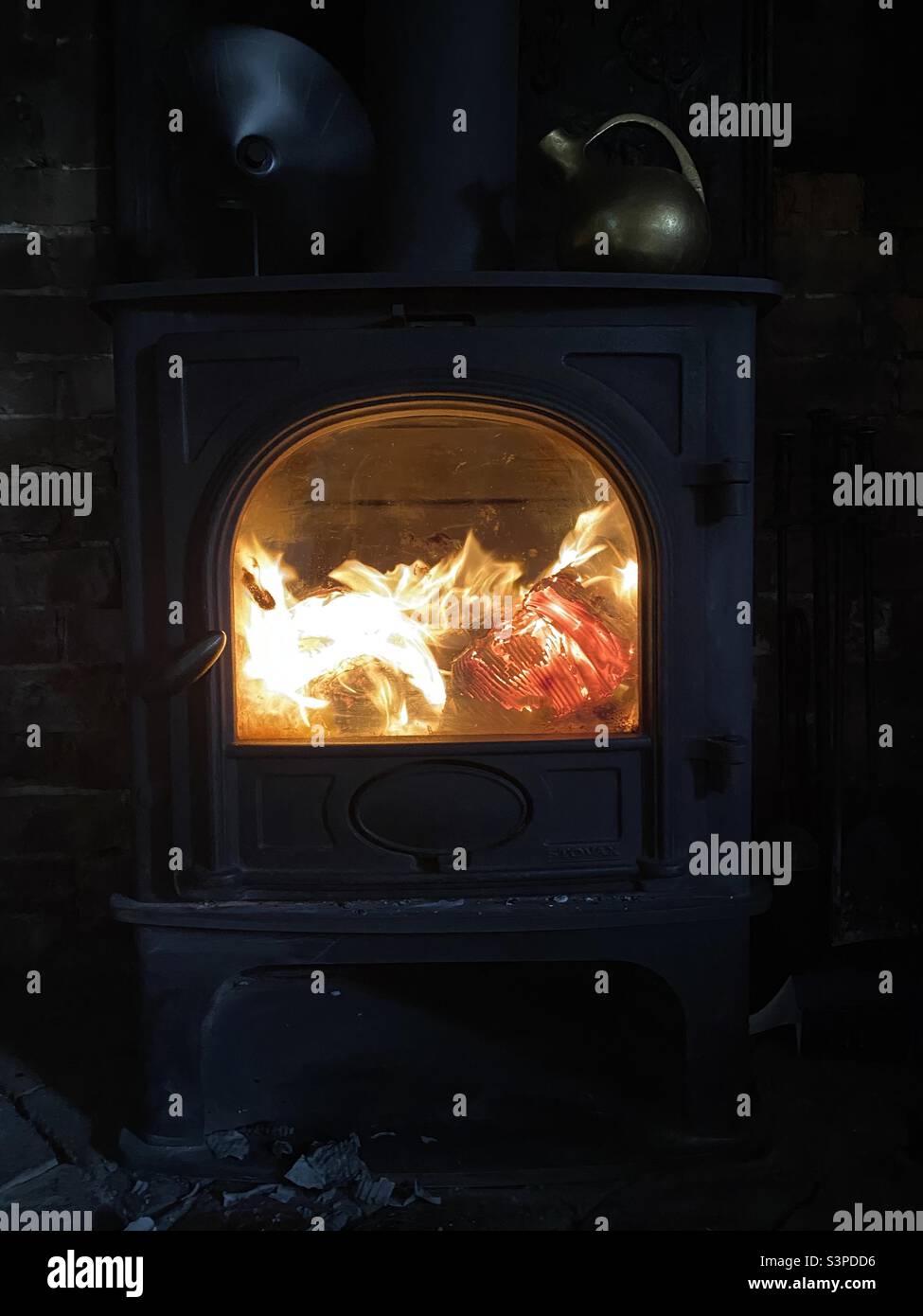 Wood burner hires stock photography and images Alamy