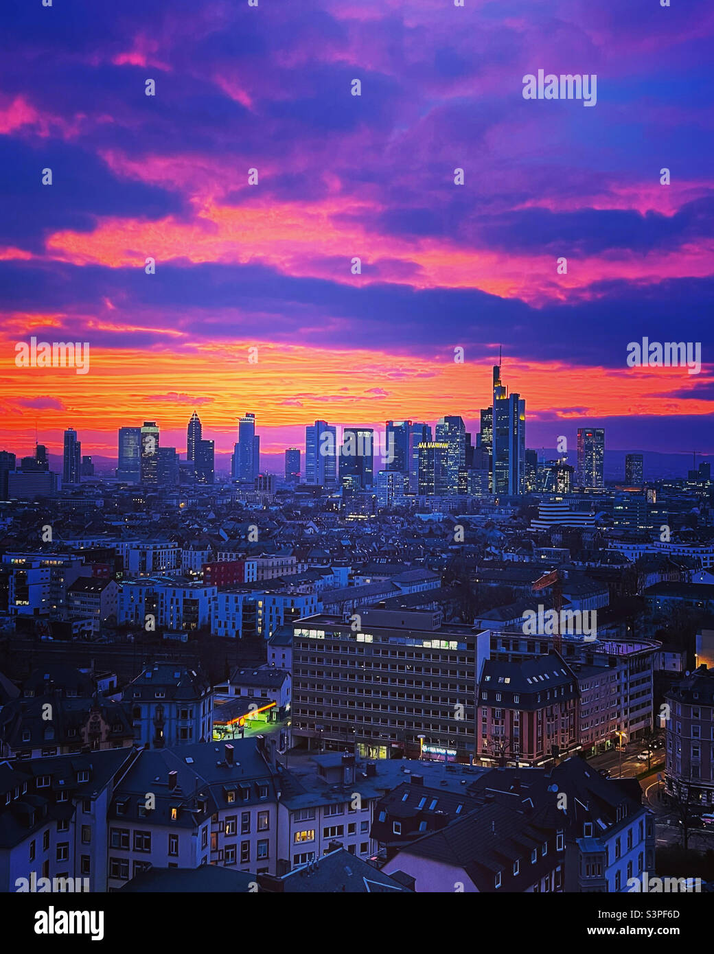 Frankfurt am Main Purple Sunset Stock Photo Alamy