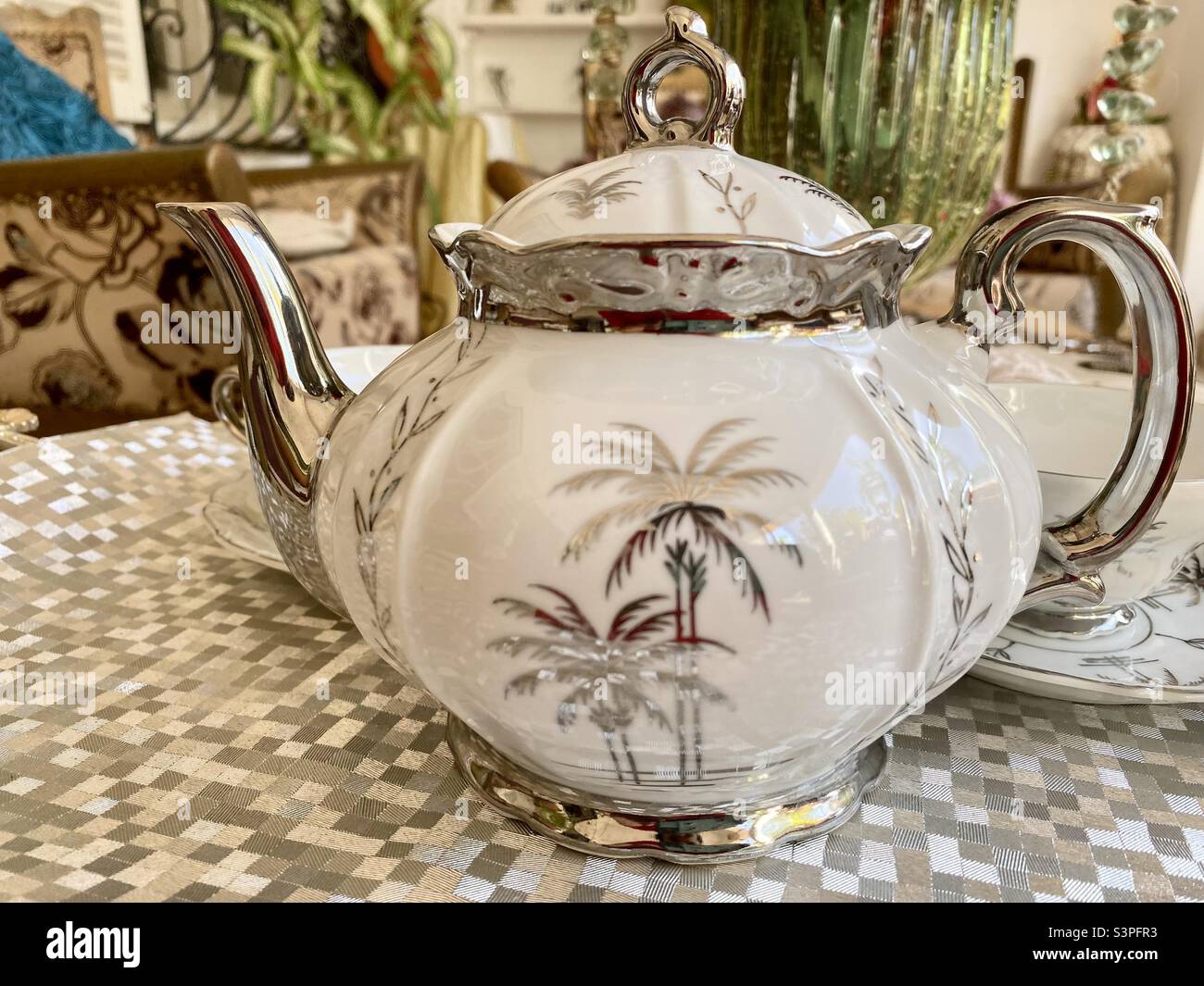 Old teapot hi-res stock photography and images - Alamy