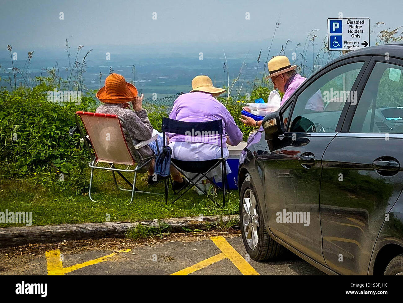 Picnic in a Car Park Stock Photo Alamy