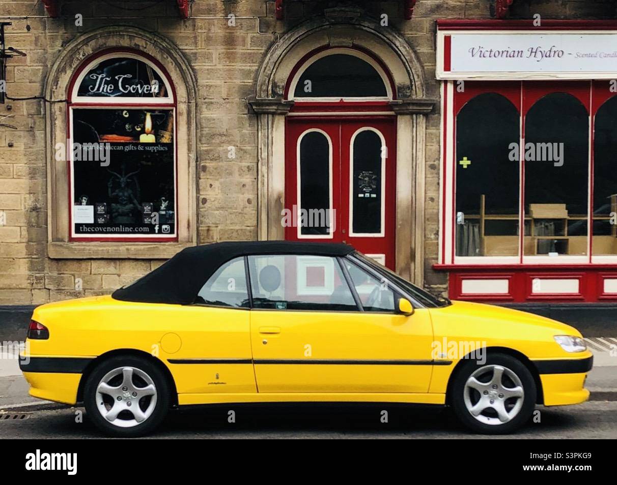 Peugeot 306 hi-res stock photography and images - Alamy, image size:1212x954