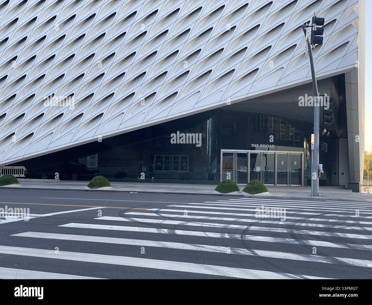 LOS ANGELES, CA, MAR 2021: entrance to The Broad art museum in Downtown with pedestrian crosswalk in foreground - Smartphone Captured Stock Image