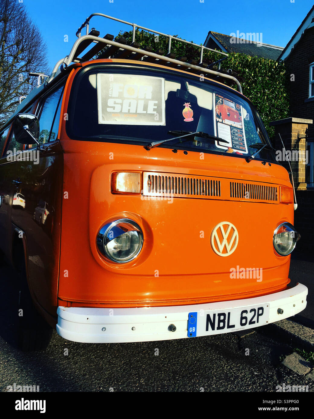 Vintage old VW Volkswagen campervan for sale. U.K Stock Photo - Alamy