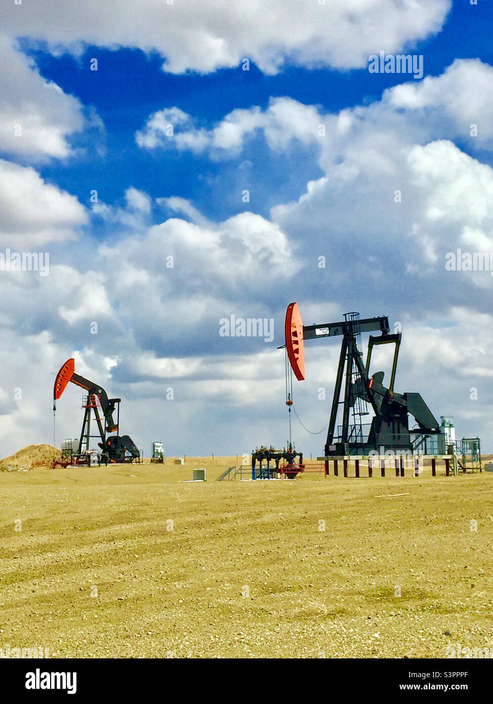 pumpjack,overground drive, reciprocating piston pump, oil well, Calgary