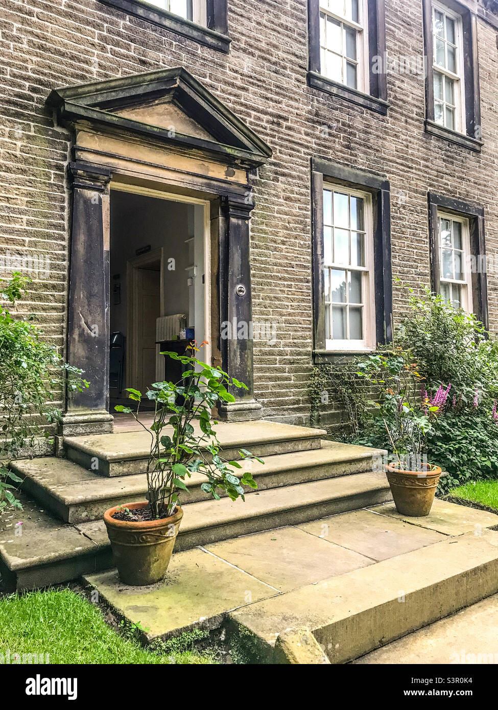 Haworth yorkshire village hi-res stock photography and images - Alamy