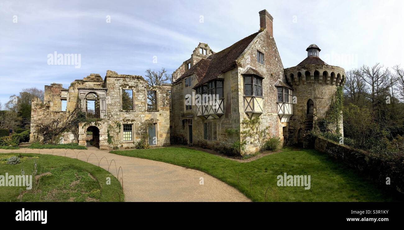 Scotney Castle, Kent, England - panorama of the ruined medieval castle Stock Photo