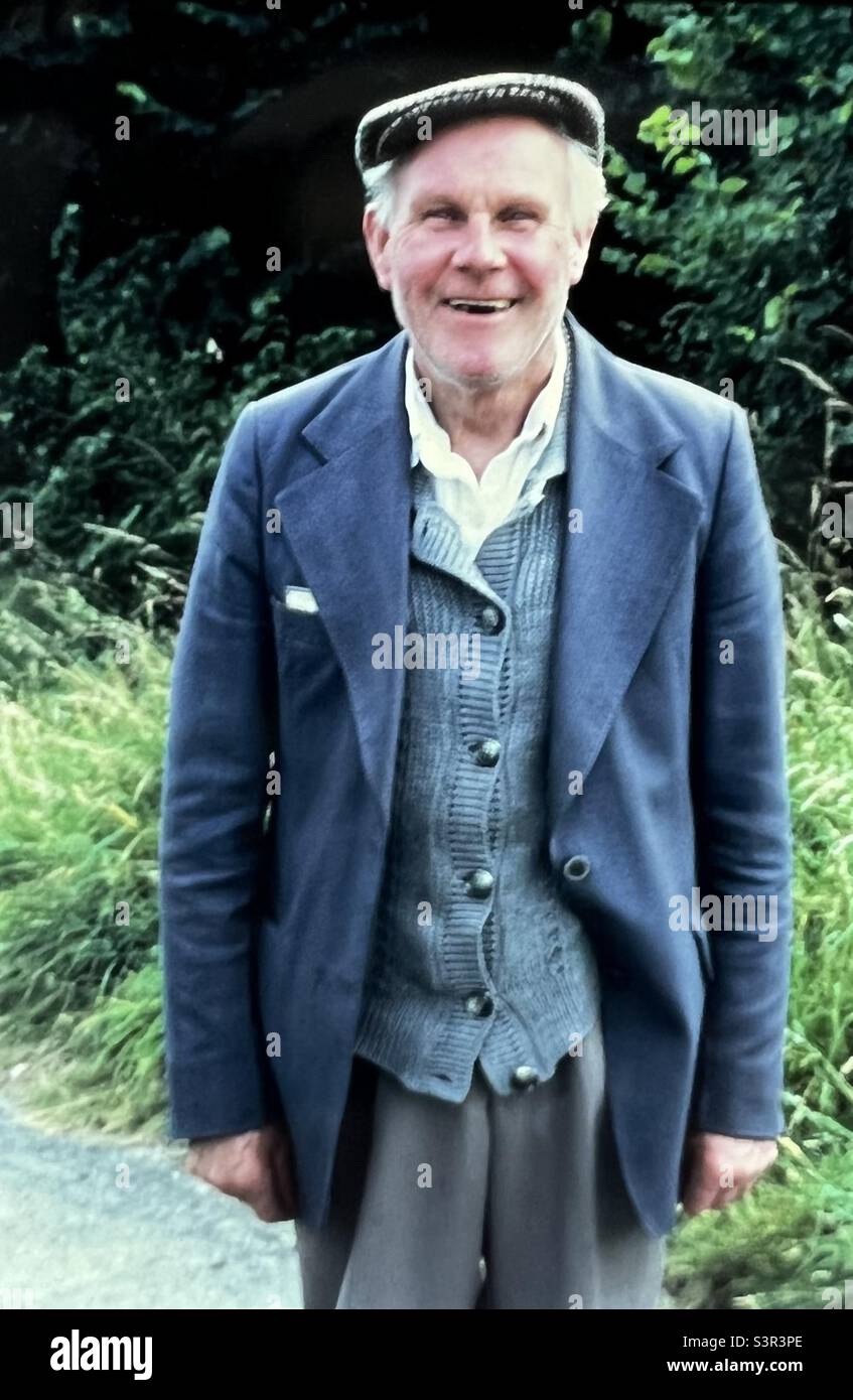 Elderly man with flat cap and waistcoat Ireland Stock Photo