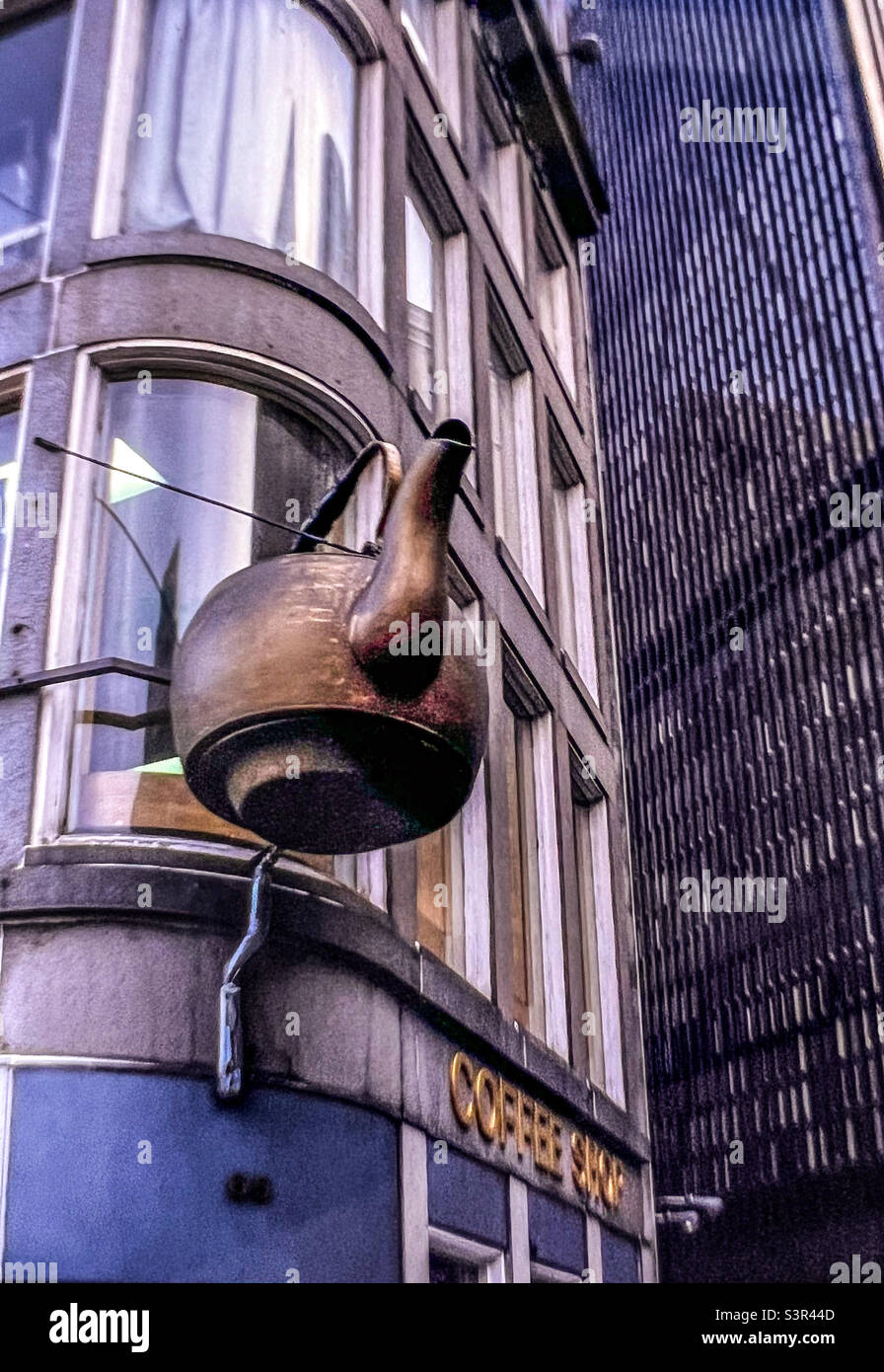 Steaming Kettle Boston landmark outside coffee shop Stock Photo