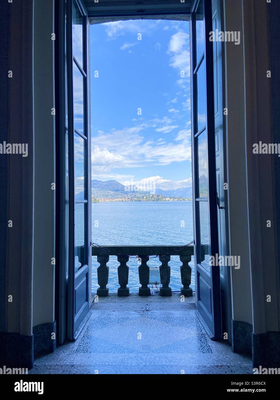 Palazzo at Isola Bella in Lago Maggiore Italy Stock Photo Alamy