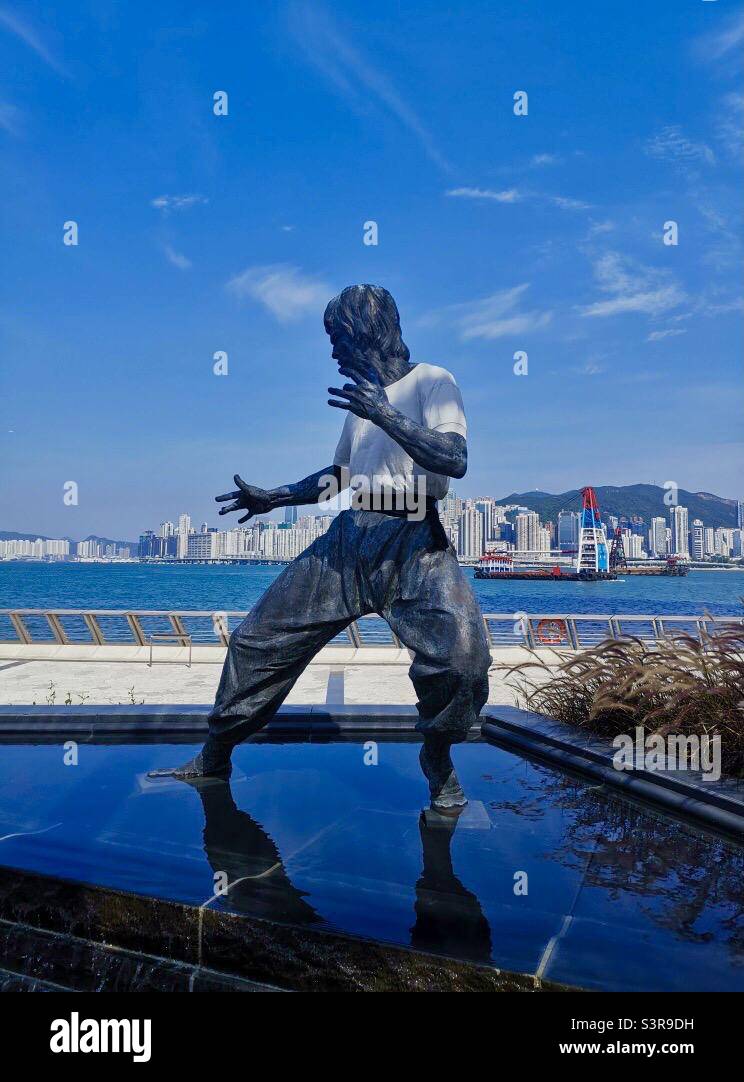 Statue of Bruce Lee at the Kowloon promenade in Hong Kong. Stock Photo