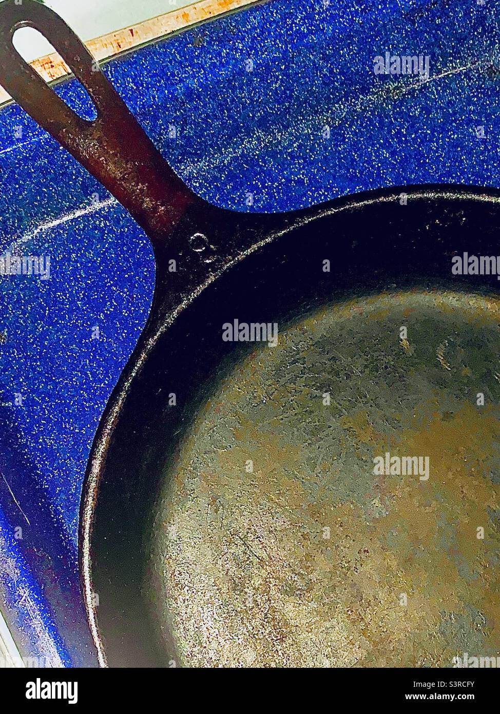 Black cast iron skillet with negative space Stock Photo Alamy