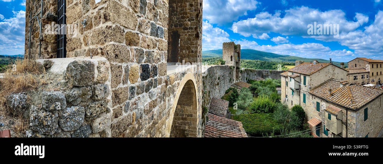Inside the castle walls of Castillo Monteriggioni in the Tuscan countryside. Italy Stock Photo