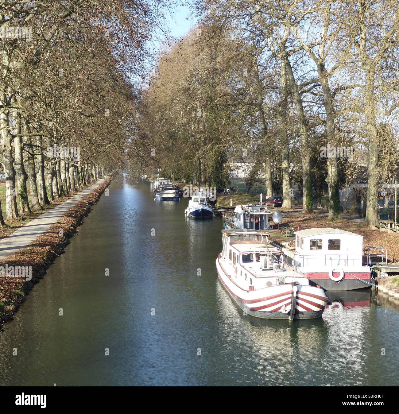 View of the Canal Lateral de la Garonne from Golfech Stock Photo
