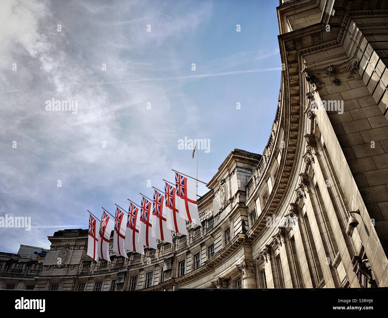 Admiralty Arch In Central London Admiralty Arch Commissioned By King Edward Vii In Memory Of 2146