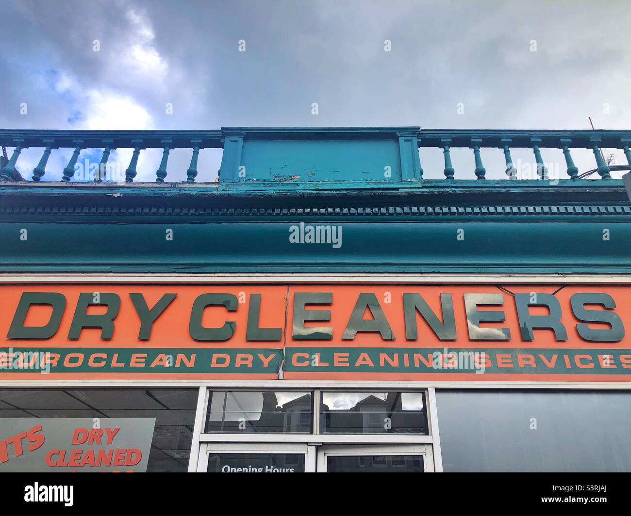 https://c8.alamy.com/comp/S3RJAJ/dry-cleaners-shop-and-sign-S3RJAJ.jpg