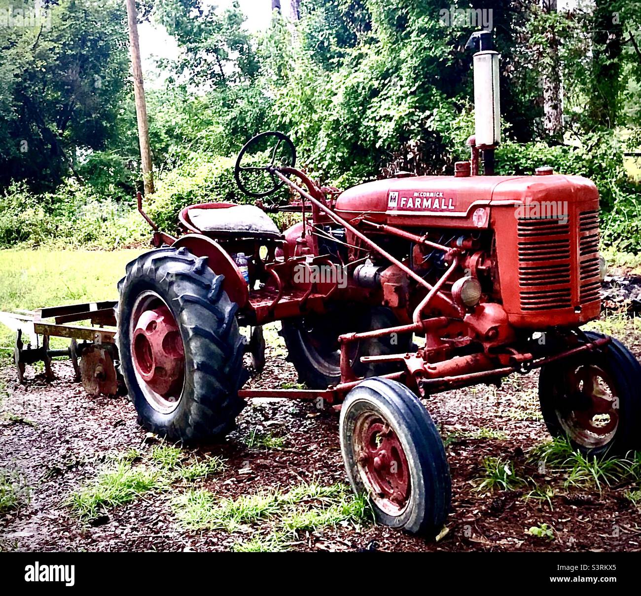 Red Farm all Tractor From The 1950s In South Carolina Simply South 