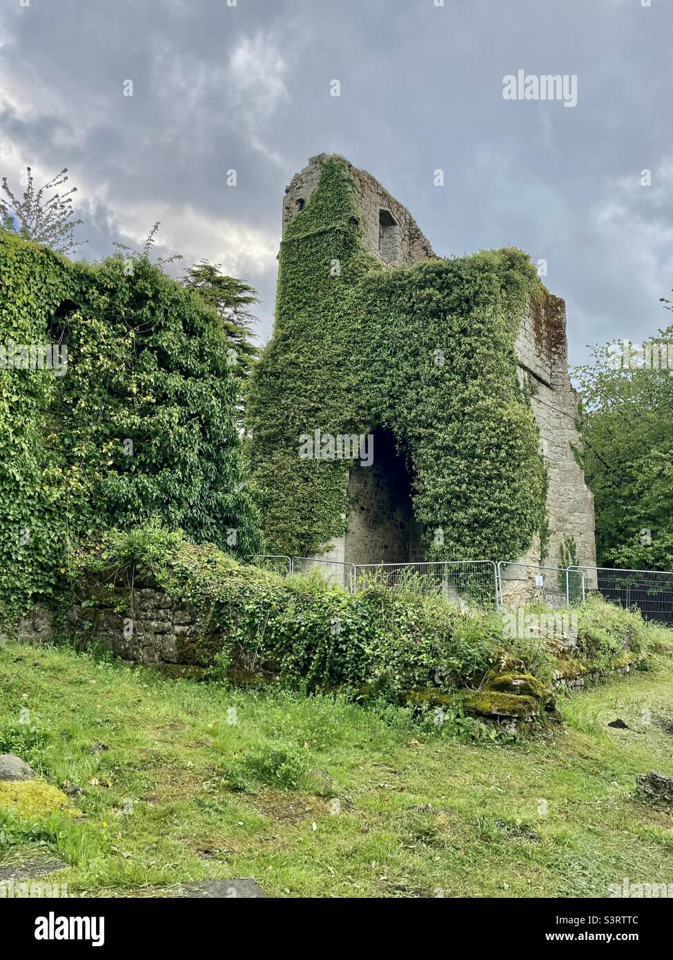 Derelict church/ bombed during WW2 Stock Photo Alamy