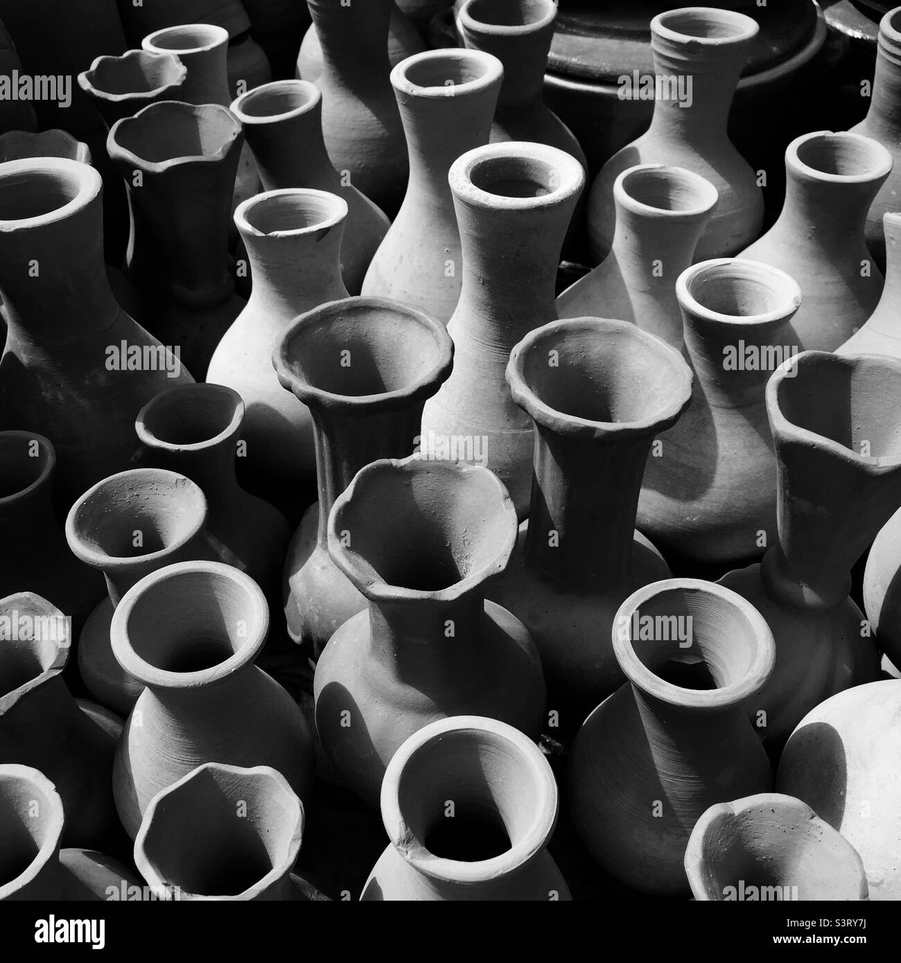 Saudi pottery Black and White Stock Photos & Images - Alamy