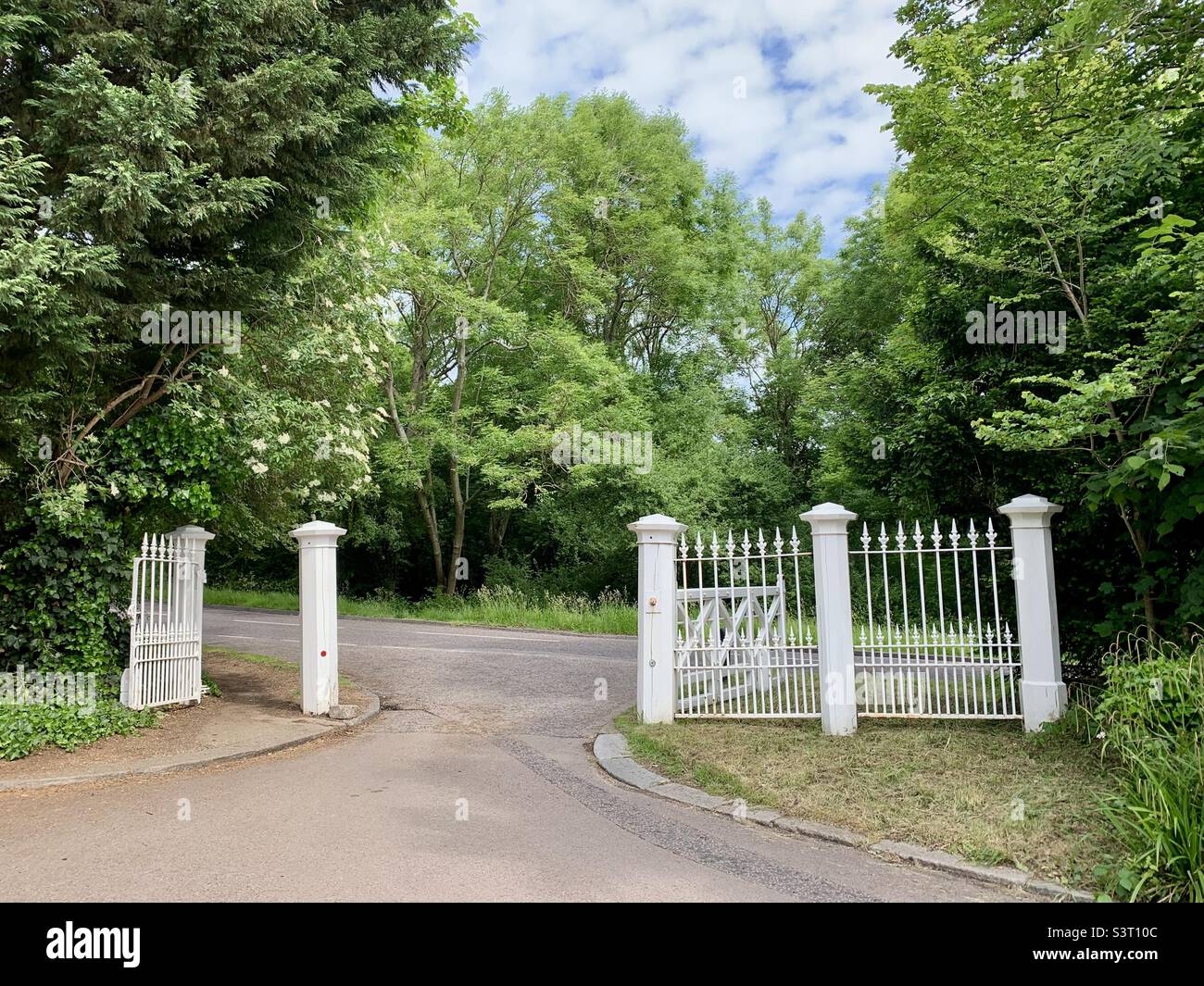 White gates on monken Hadley common, Barnet, Hertfordshire Stock Photo