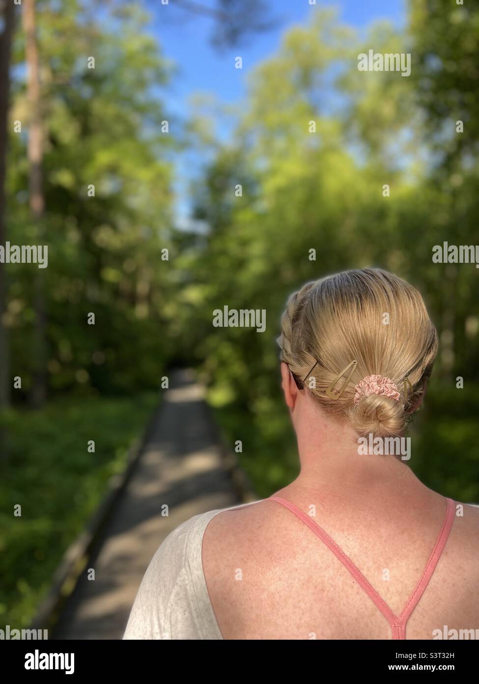Braided hair rear view hi-res stock photography and images - Alamy