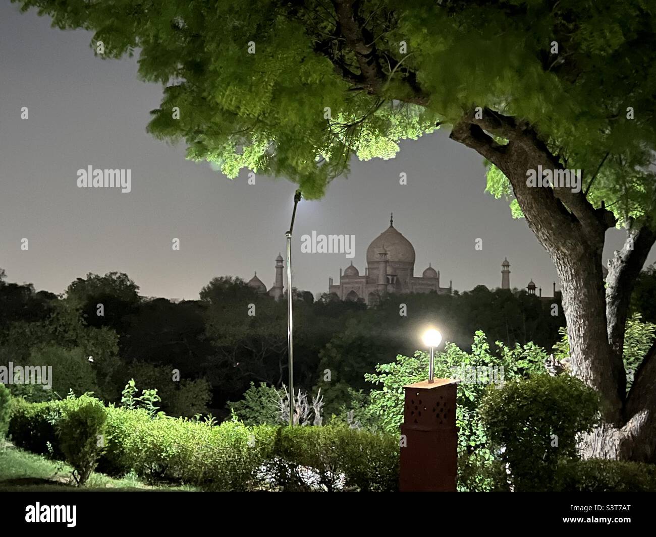 Taj mahal light full moon hi res stock photography and images Alamy