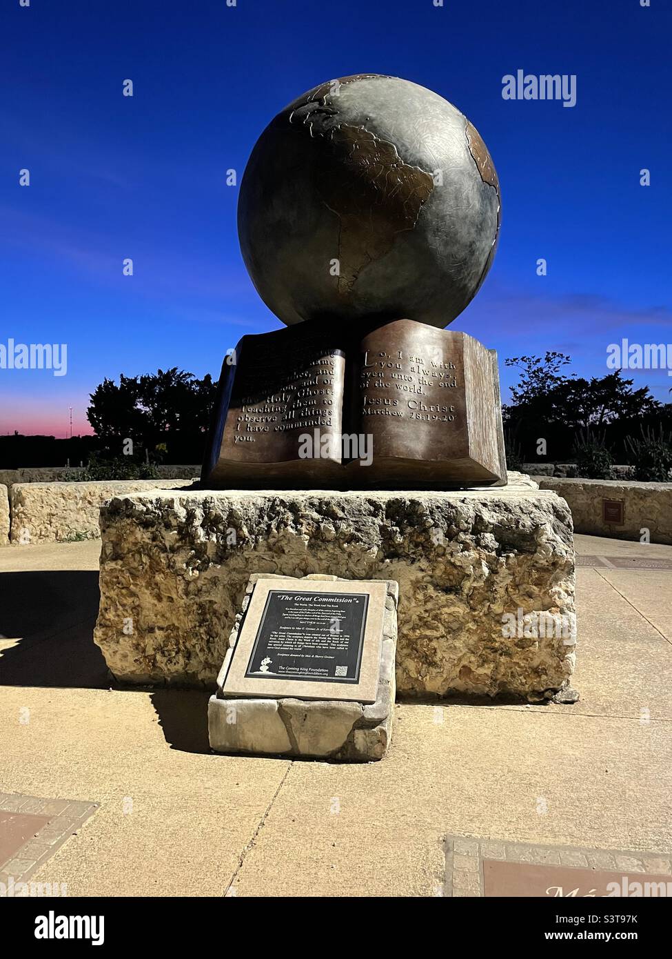 “The great commission” statue Stock Photo Alamy