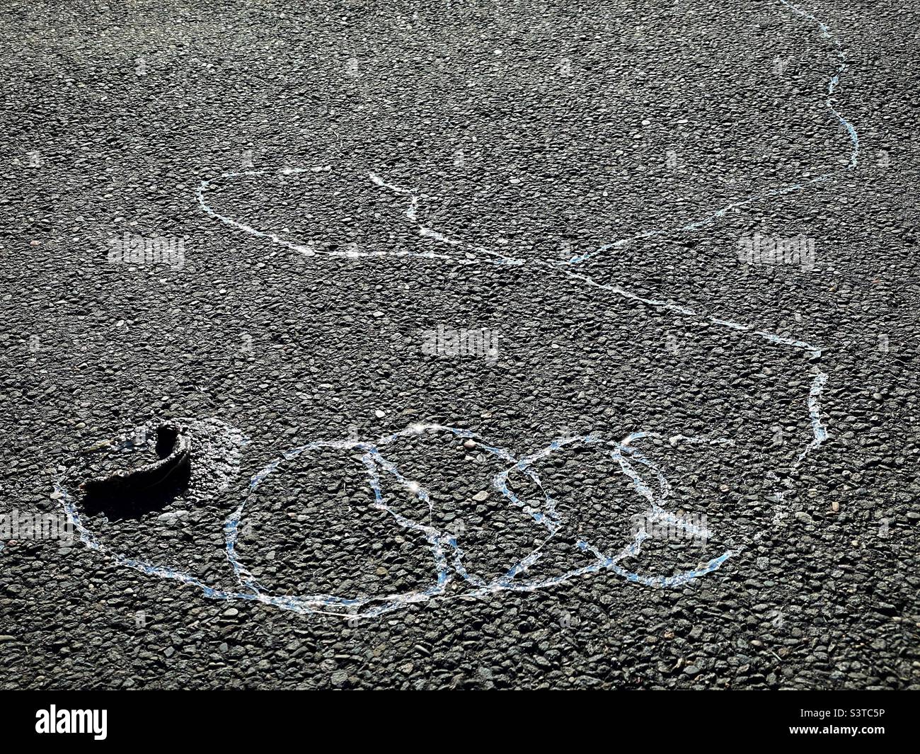 Slug trail and slug, aimlessly circling the pavement Stock Photo Alamy