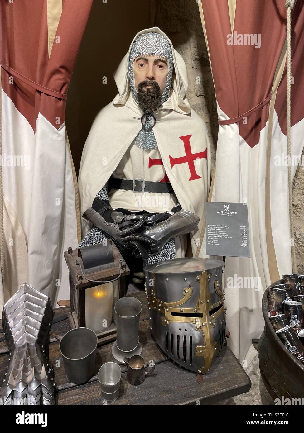 Statue and warrior hi-res stock photography and images - Alamy