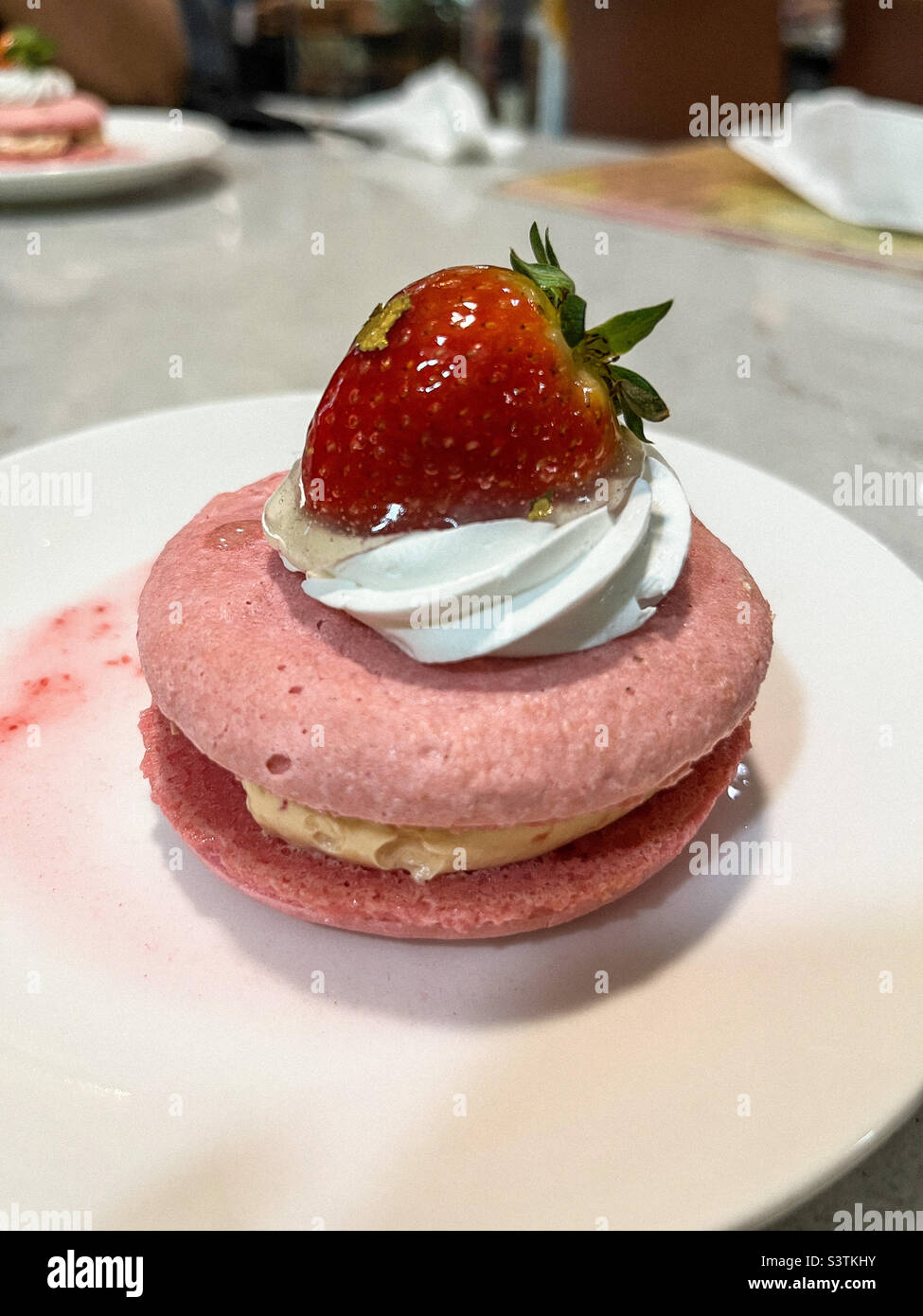 Vizco’s famous strawberry french macaron Stock Photo Alamy