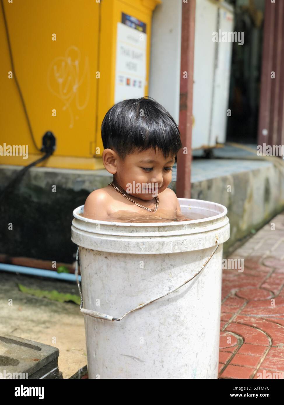 Kids bath bucket hi-res stock photography and images - Alamy