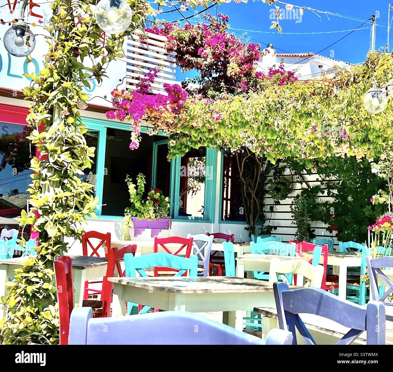 Pretty Greek taverna restaurant Stock Photo