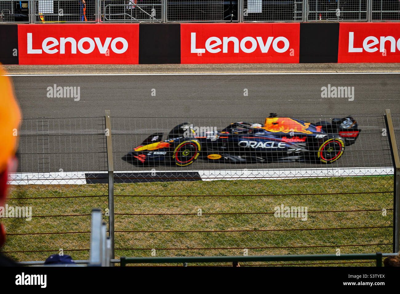 Max verstappen in fp3 at Silverstone British Grand Prix 2022 on the Hamilton straight Stock