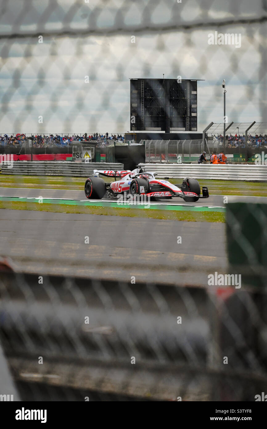 Kevin magnussen during qualifying at the British Grand Prix at Silverstone 2022 (wellington straight) Stock Photo