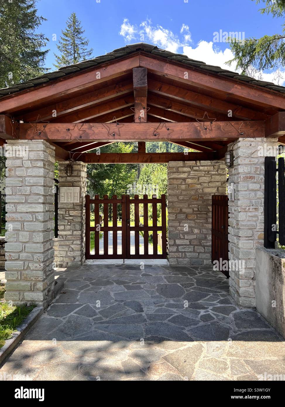 Mountain house gate Stock Photo Alamy