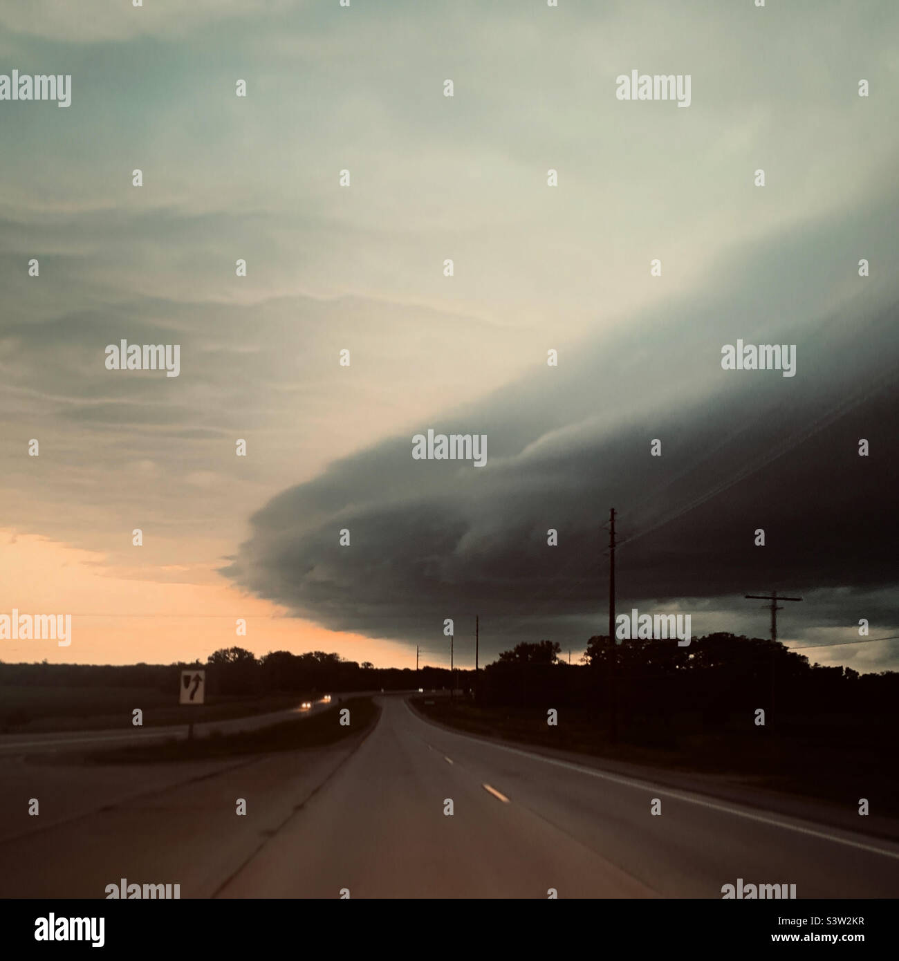 Stormy dark clouds hi-res stock photography and images - Alamy