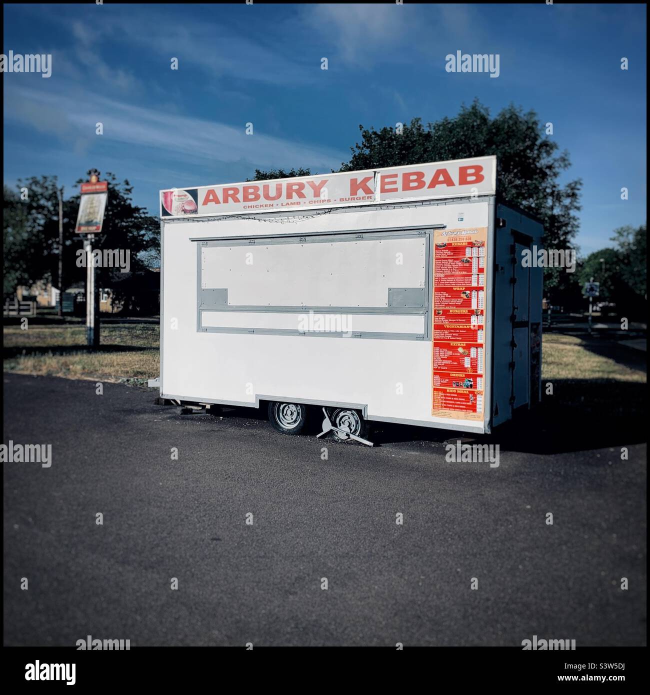 Closed kebab takeaway van in a pub car park in Arbury in Cambridge UK Stock Photo Alamy