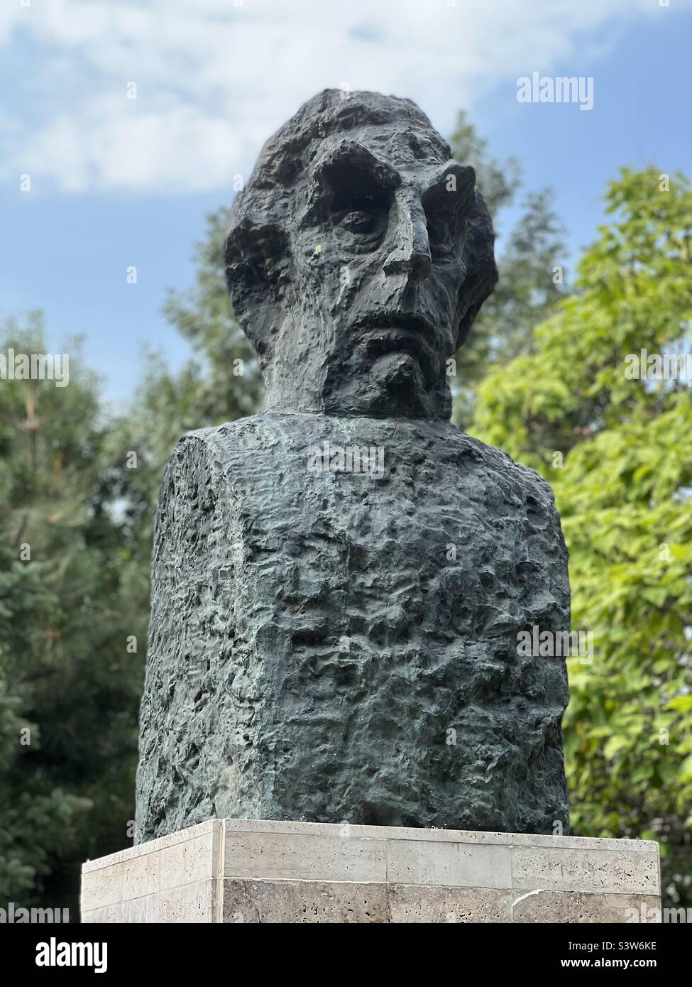George Calinescu, bronze bust, Dorobanti district, Bucharest, Romania Stock Photo