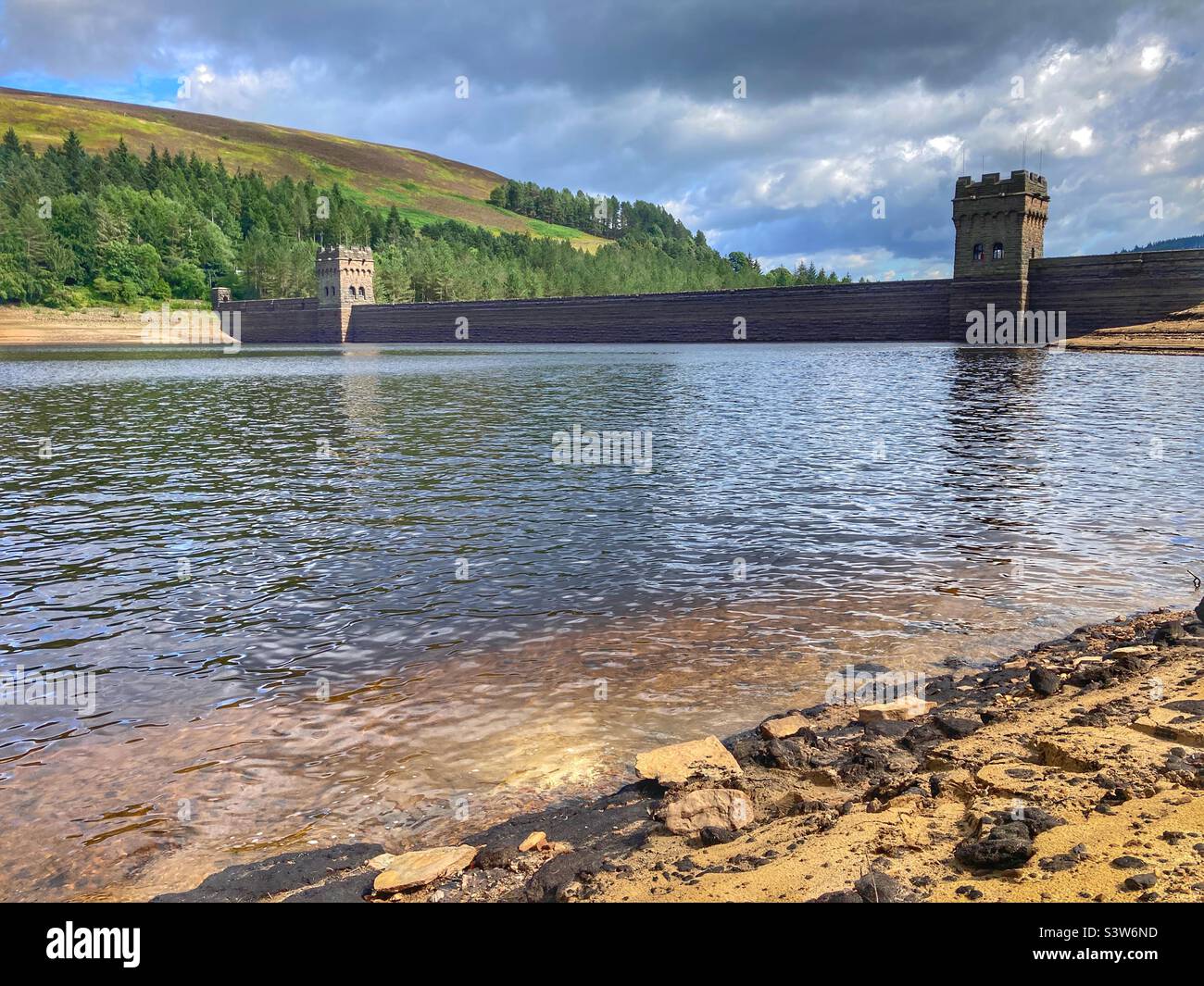 The dam wall on Derwent Reservoir Derbyshire Stock Photo