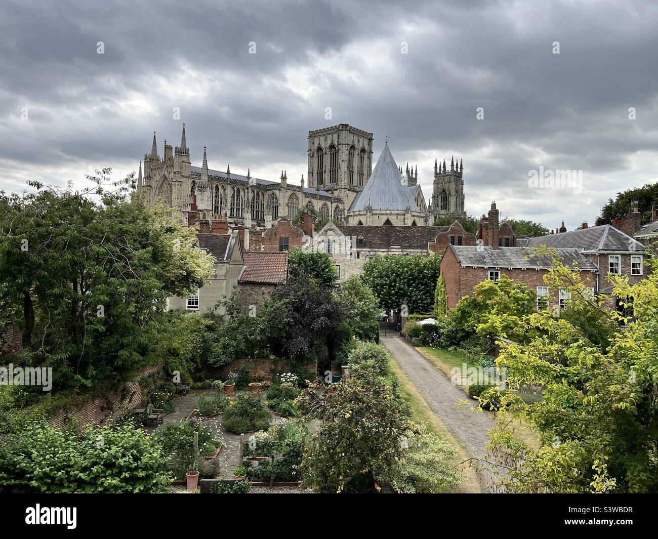 View of York Minster behind Treasurer’s House from York City Walls Stock Photo