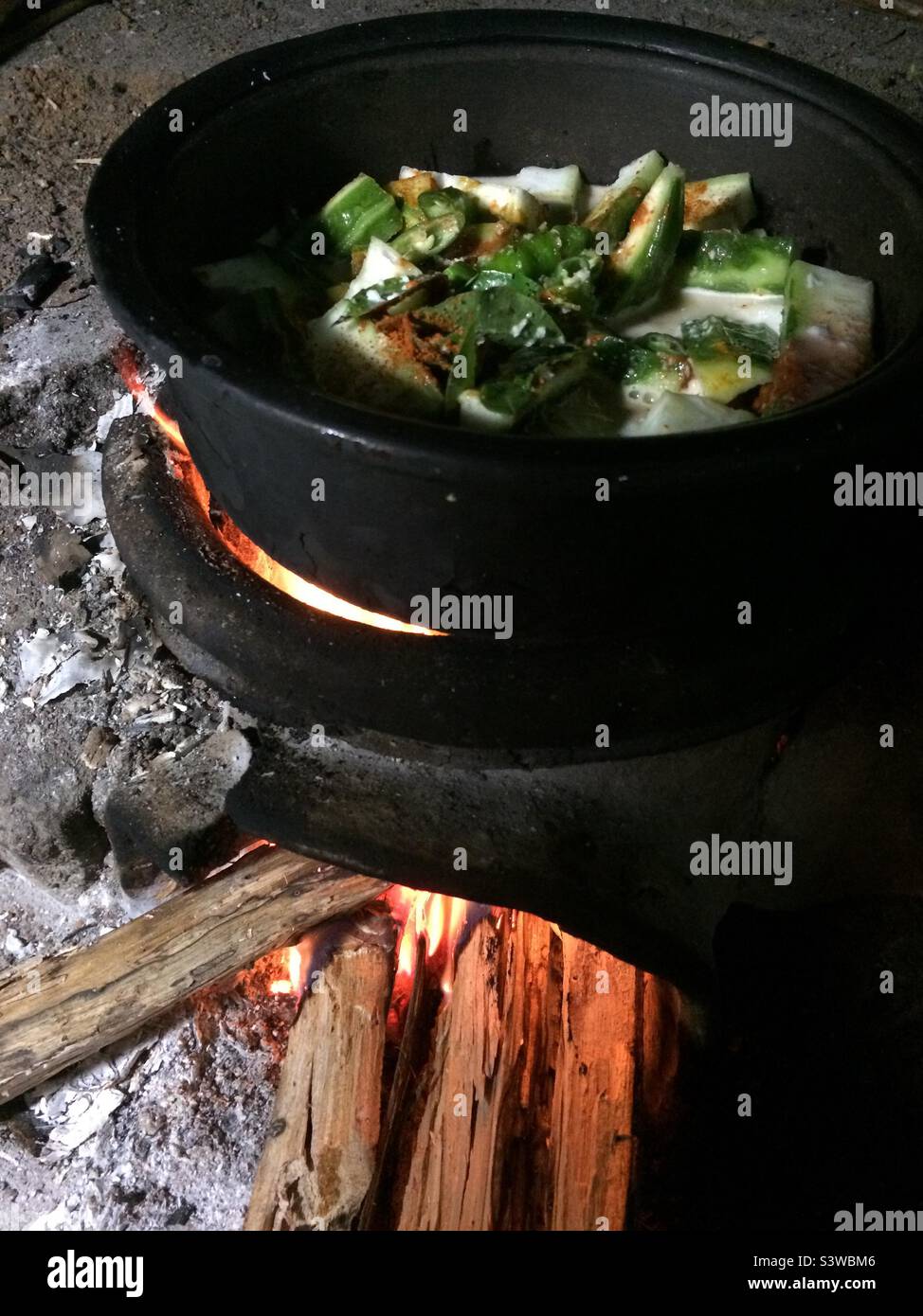 Traditional cooking methods in Sri Lanka Stock Photo Alamy