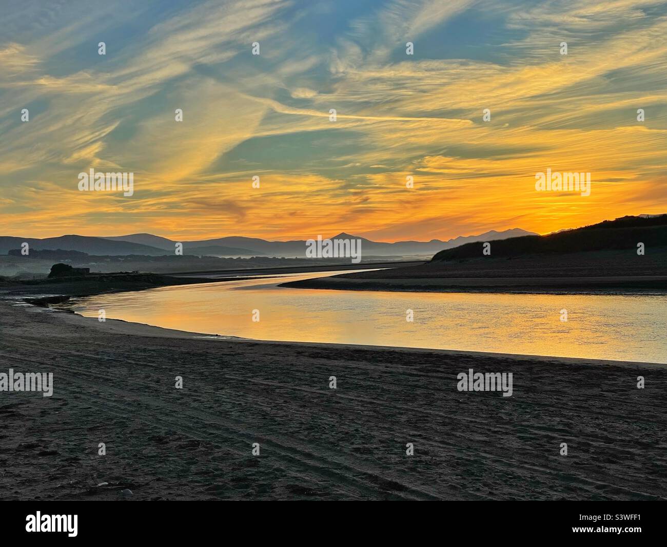 The river Inny estuary at dawn, BallinSkelligs, County Kerry, Ireland. Stock Photo