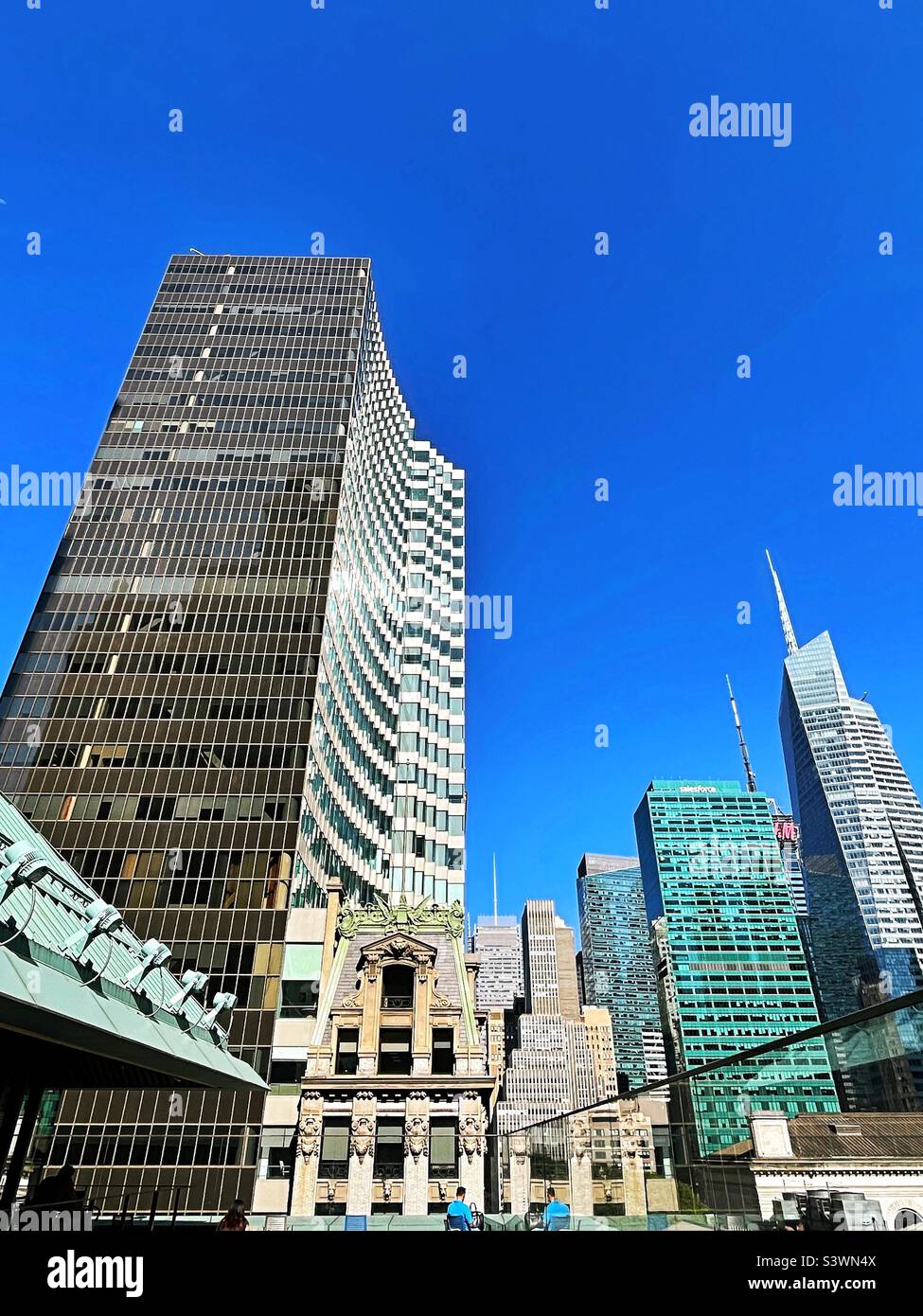 Office buildings surround the new York public library in Bryant Park in the heart of Manhattan, 2022, New York City, USA Stock Photo