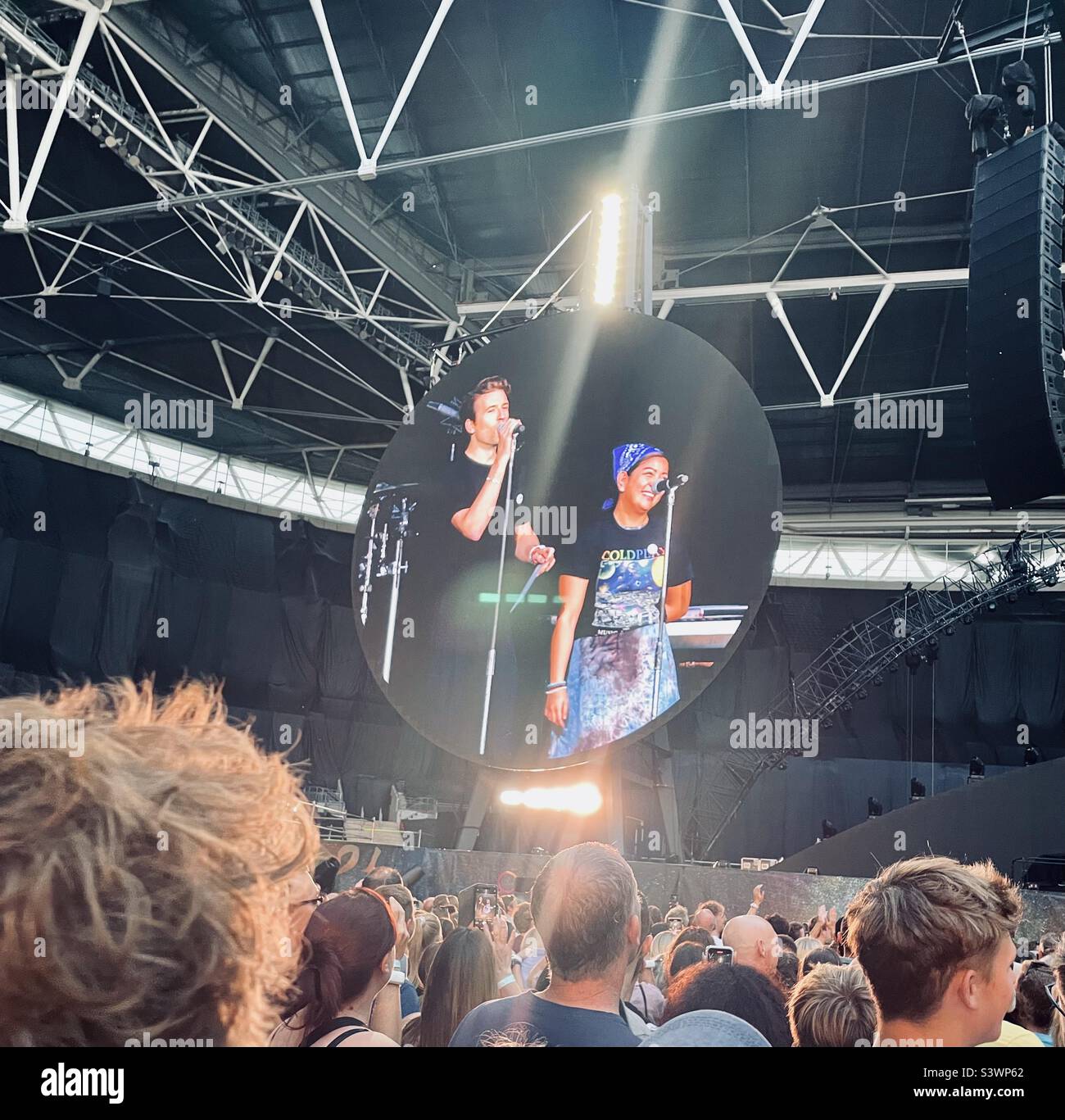 Coldplay concert fans excited for the last tour - 2022