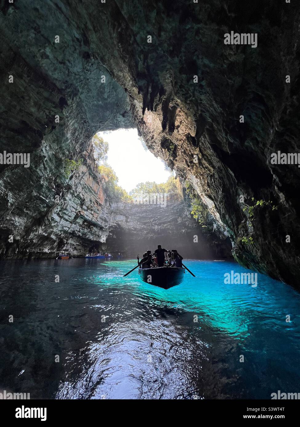50 shades of Melissani Cave in Kefalonia Stock Photo Alamy