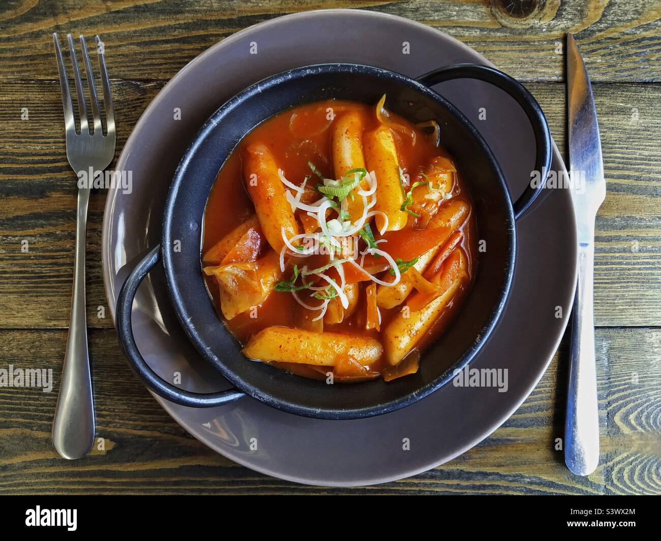 Tteokbokki. Spicy Korean rice cakes Stock Photo Alamy