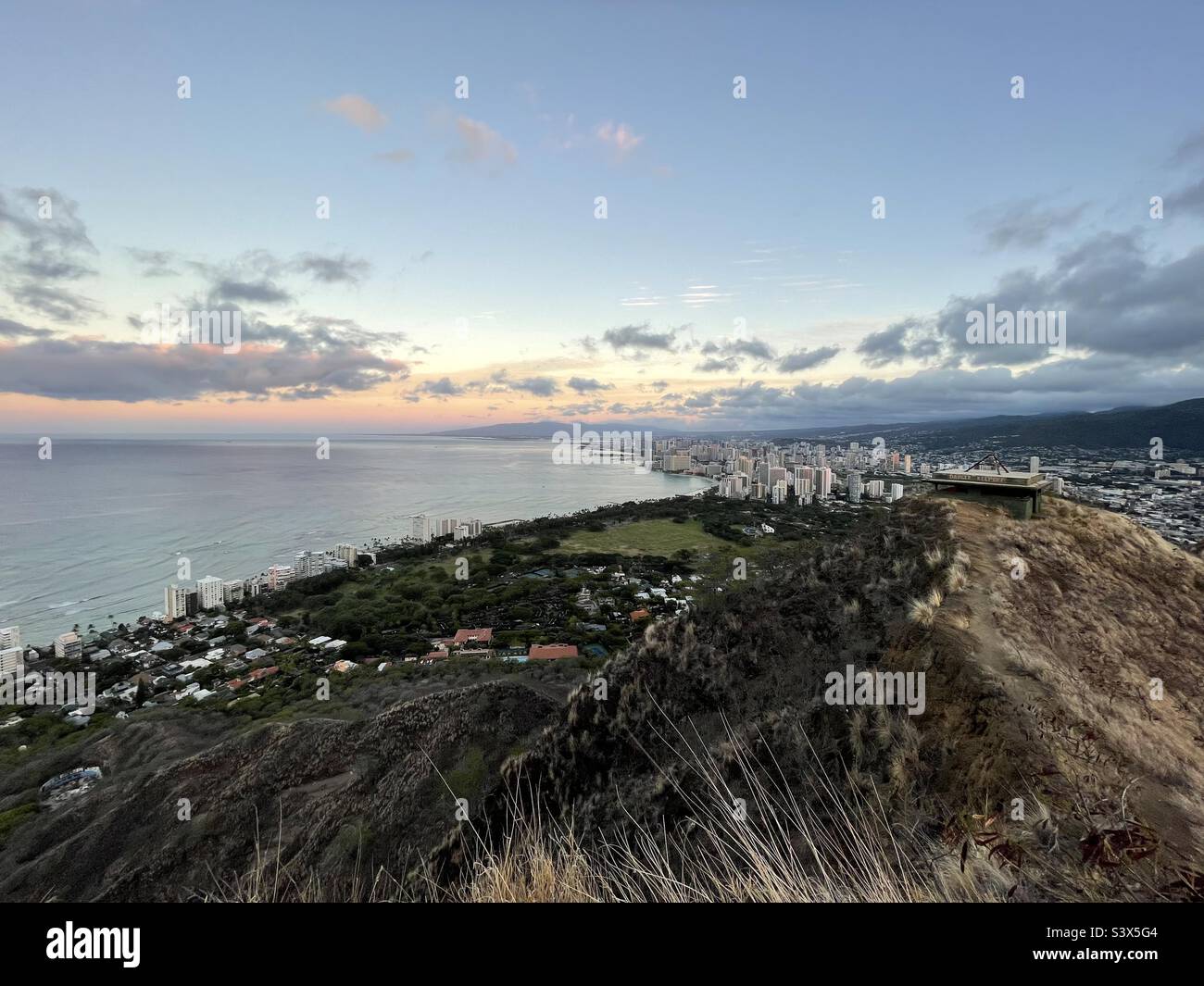 Waikiki beach sunrise hi-res stock photography and images - Alamy