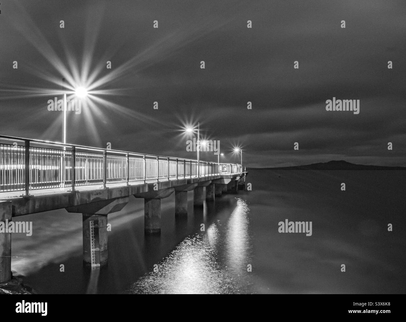 Dawn at Murrays Bay wharf, Auckland Stock Photo Alamy