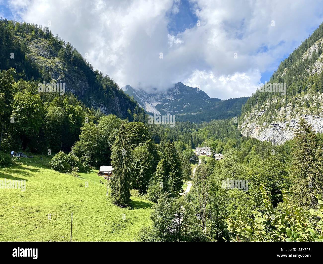 Beautiful scenery near the town of Hallstatt in the Austrian Lakes region Stock Photo
