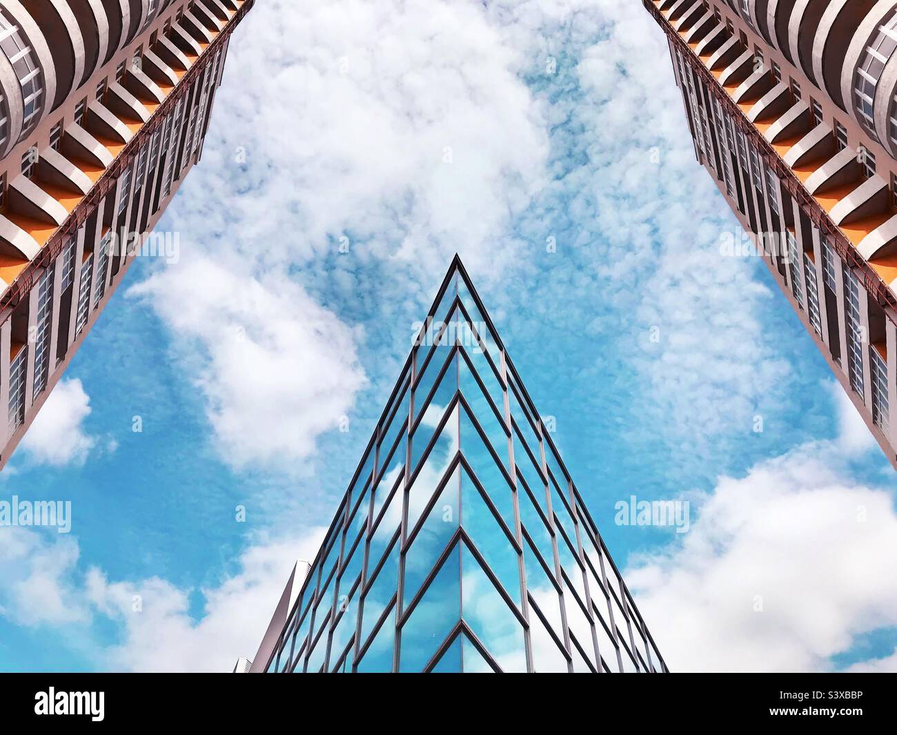 Urban architecture hi-res stock photography and images - Alamy