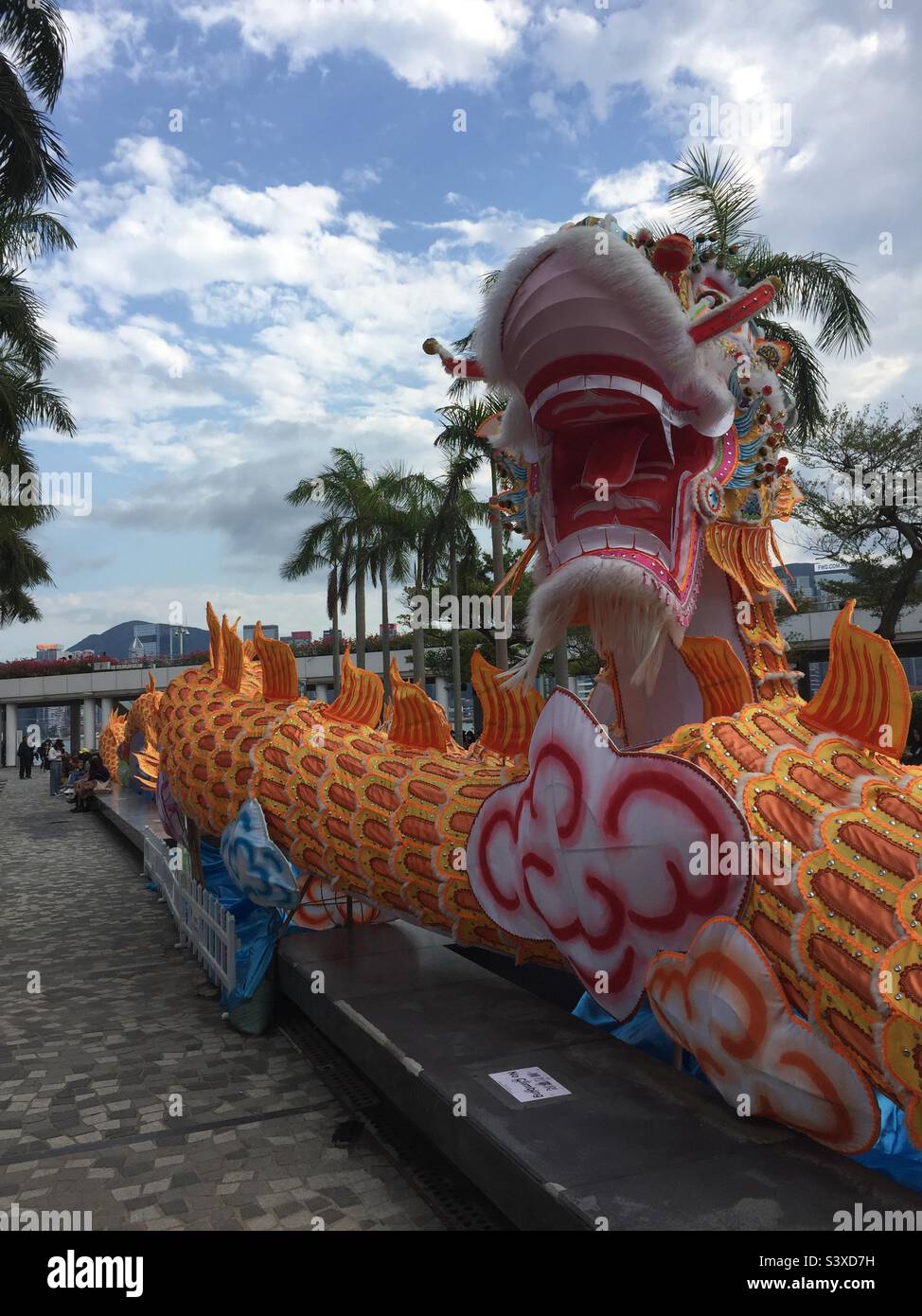 The dragon and the sky hi-res stock photography and images - Alamy